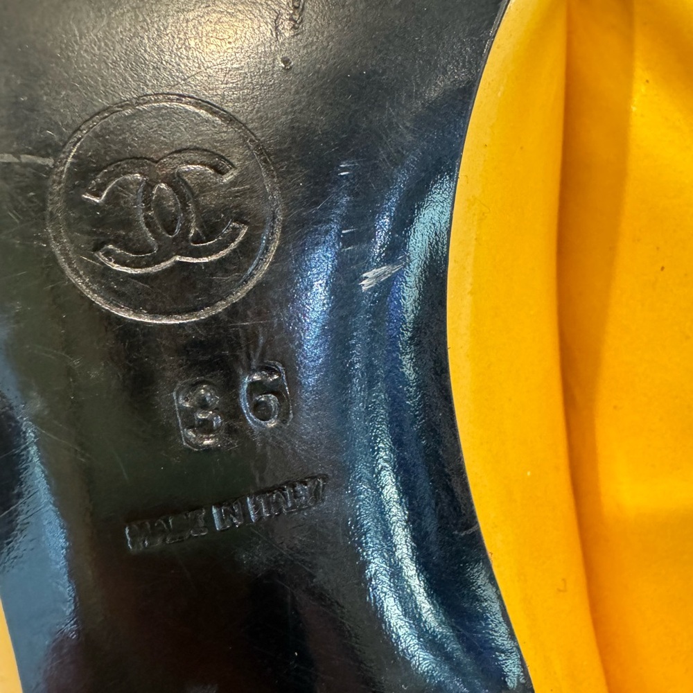 Authentic CHANEL shoes with box - Picture 7 of 10